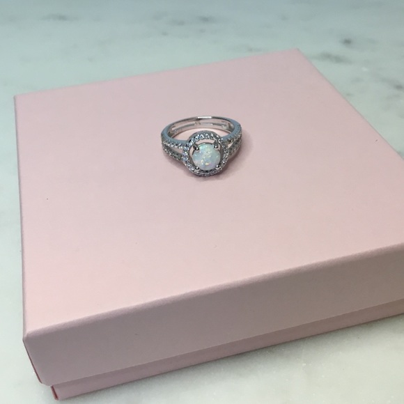 Sale $30 Firm! Sterling Silver White Opal Cz & Clear Cz Ring - Picture 9 of 17
